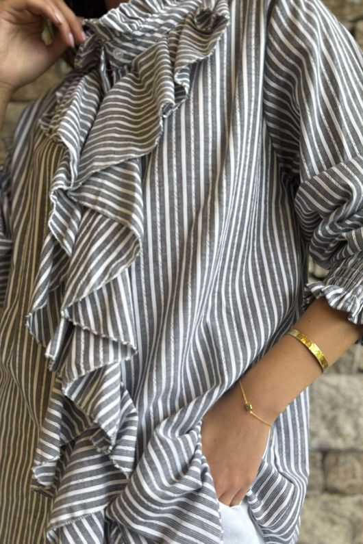 Nantucket Ruffle Blouse Charcoal